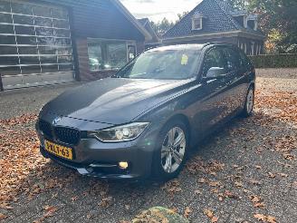 skadebil auto BMW 3-serie 320i Executive Sport Aut. 2013/6