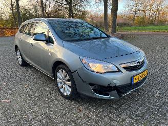 Opel Astra 1.7 cdti Sports Tourer Cosmo picture 2