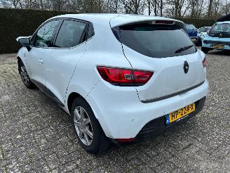 skadebil auto Renault Clio 1.5 dci Night & Day 2015/12