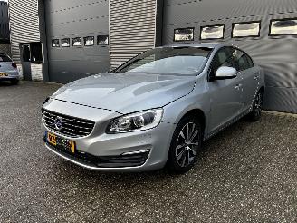 Schadeauto Volvo S-60 1.5 T3 AUTOMAAT / NAVI / CRUISE / LEER / PDC 2018/3