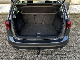 Volkswagen Golf Sportsvan 1.0 TSI AUTOMAAT / NAVI / CRUISE / CLIMA / CAMERA picture 20