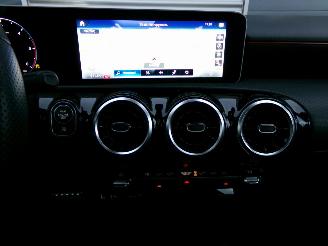 Mercedes A-klasse 200D AMG-PAKKET / PANODAK / CAMERA / NAVI / AUTOMAAT picture 18