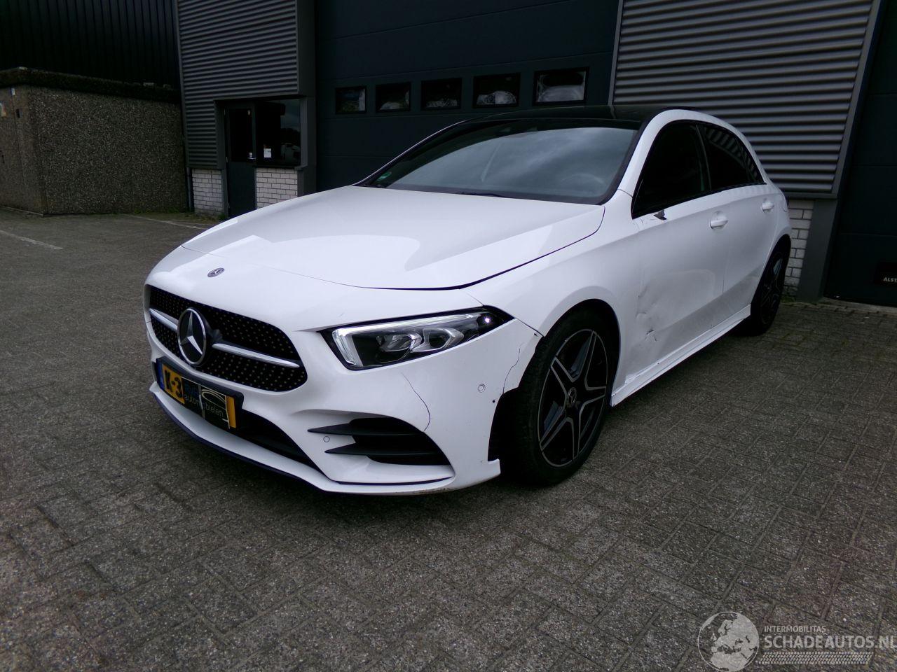 Mercedes A-klasse 200D AMG-PAKKET / PANODAK / CAMERA / NAVI / AUTOMAAT