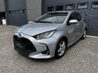 Auto incidentate Toyota Yaris VVT-I AIRCO / CRUISE / NAVI / CAMERA / STOELVERW 2023/6