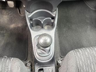 Toyota Yaris 1.3 VVT-i AIRCO picture 12