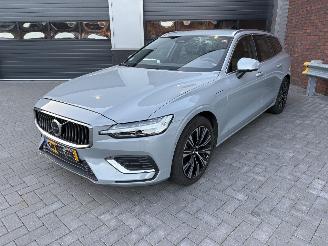 krockskadad bil auto Volvo V-60 2.0 T6 Plug-in Hybrid AWD Plus Bright 2024/10