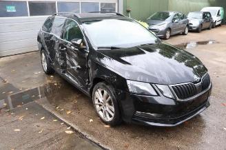 Coche siniestrado Skoda Octavia Octavia Combi (5EAC), Combi 5-drs, 2012 / 2020 1.0 TSI 12V 2017/9