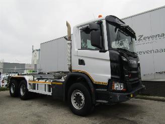 Vaurioauto  trucks Scania G 450 XT 6x4 Haakarm Airco 2019/2