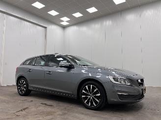 Schadeauto Volvo V-60 1.5 T3 Autom. Polar+ Dynamic Navi Clima 2017/10