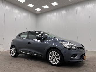 krockskadad bil auto Renault Clio 0.9 TCe Intens 5-drs Navi Clima 2019/9