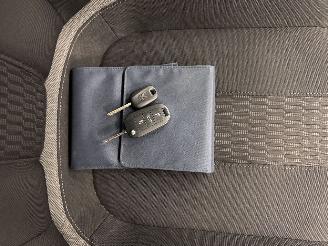 Peugeot 308 SW 1.2 PureTech Style Navi Clima picture 14