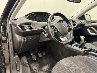 Peugeot 308 1.2 Executive Panoramadak Navi Clima picture 8
