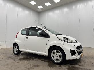 Schadeauto Peugeot 107 1.0 XR Airco 2011/6