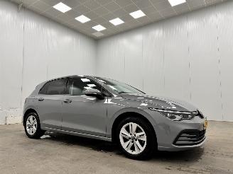 Damaged car Volkswagen Golf 2.0 TDI Life 5-drs Navi Clima 2020/11