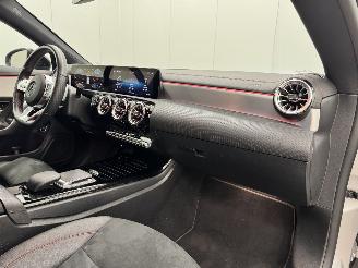 Mercedes Cla-klasse Shooting Brake 180 Autom. AMG Navi Clima picture 12