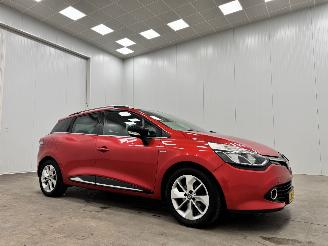 Vaurioauto  passenger cars Renault Clio Estate 0.9 TCe Limied Navi Clima 2016/5