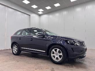 Unfallwagen Volvo Xc-60 2.0 T5 Autom. AWD Pano. Navi Clima 2016/7