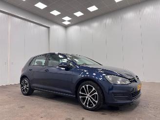 Damaged car Volkswagen Golf 1.6 TDI 77kw Trendline 5-drs Airco 2013/8