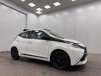 Voiture accidenté Toyota Aygo 1.0 VVT-i x-wave Cabrio 5-drs Airco 2016/8