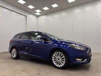 damaged passenger cars Ford Focus Wagon 1.0 First Edition Navi Clima 2014/11