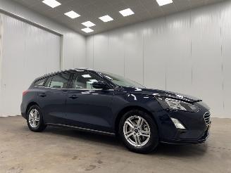 krockskadad bil auto Ford Focus Wagon 1.0 Hybrid Edition Navi Clima 2020/10