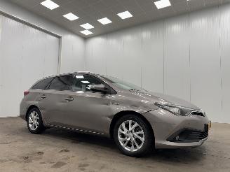 Schadeauto Toyota Auris Touring Sports 1.8 Hybrid Panoramadak Navi Clima 2015/11