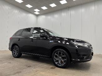 skadebil auto Mitsubishi Outlander 2.0 PHEV Instyle 4WD Navi Clima 2015/11