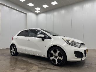 Damaged car Kia Rio 1.2 CVVT Plus Pack 5-drs Airco 2012/9