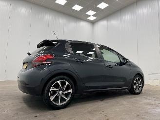 Peugeot 208 1.2 PureTech Signature 5-drs Navi Airco picture 2