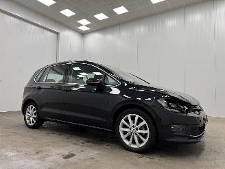 damaged passenger cars Volkswagen Golf Sportsvan 1.4 TSI DSG Navi Clima 2015/10