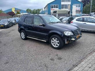 skadebil auto Mercedes ML ML I (163) SUV 320 3.2 V6 18V (M112.942) [160kW] 2001/11