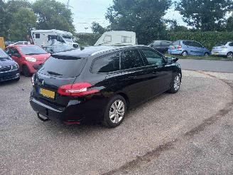 Peugeot 308 308 SW (L4/L9/LC/LJ/LR) Combi 5-drs 1.2 12V e-THP PureTech 110 (EB2ADT(HNP)) [81kW] picture 3