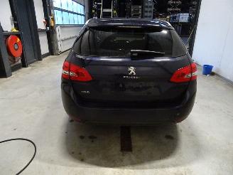 Peugeot 308 1.2 THP picture 2