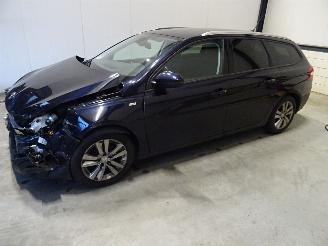 Peugeot 308 1.2 THP picture 1