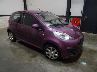 Peugeot 107 1.0 picture 2