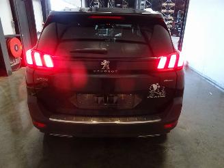 Peugeot 5008 1.2 THP picture 2