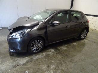 Coche siniestrado Peugeot 208 1.2 VTI 2018/9