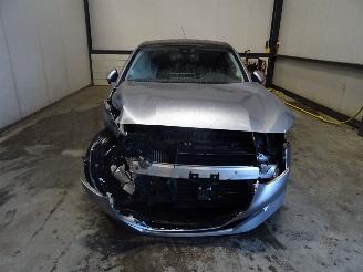 Peugeot 208 1.2 THP picture 4