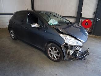 Démontage voiture Peugeot 208 1.2 VTI 2014/5