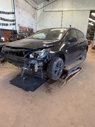 Salvage car Opel Astra Astra K 1.2 2020/1
