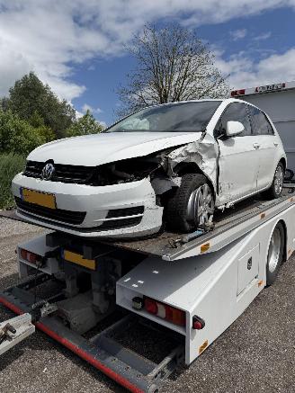 Vrakbiler auto Volkswagen Golf 1.2 Tsi 2013/1