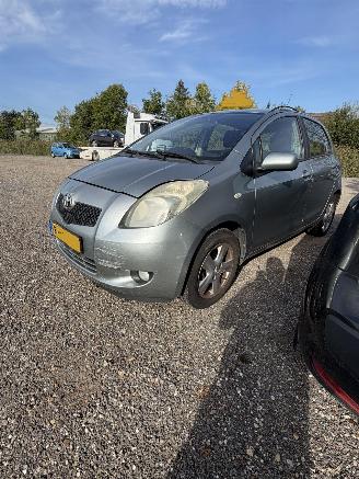 Démontage voiture Toyota Yaris 1.3 vvti 2006/1