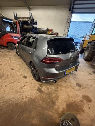Volkswagen Golf 2.0 tsi GTI performance picture 4