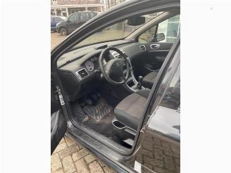 Peugeot 307 307 (3A/C/D), Hatchback, 2000 / 2009 2.0 16V picture 3