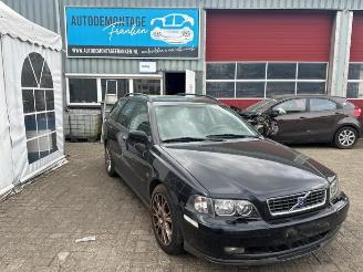 Vrakbiler auto Volvo V-40 V40 (VW), Combi, 1995 / 2004 2.0 16V Turbo 2004/1
