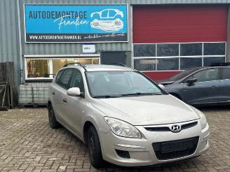 Vrakbiler auto Hyundai I-30 i30 Crosswagon (WWH), Combi, 2007 / 2012 1.6 CRDi 16V VGT HP 2008/6