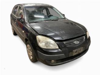 Vrakbiler auto Kia Rio Rio II (DE), Hatchback, 2005 / 2011 1.4 16V 2007/3