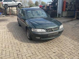 Salvage car Opel Vectra Vectra B (36), Sedan, 1995 / 2002 1.6 16V Ecotec 1998/4