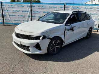 Damaged car Opel Astra 1.2 Turbo GS Sports Tourer 2024/12
