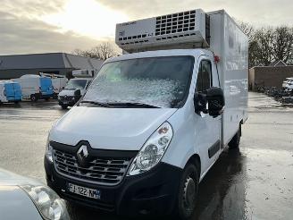 krockskadad bil vrachtwagen Renault Master 2.3 Koelwagen 2019/8